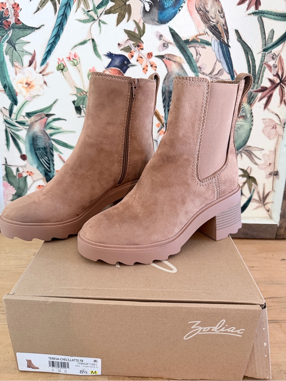 Zodiac Chunky Lug Chelsea Boot in Latte Pink